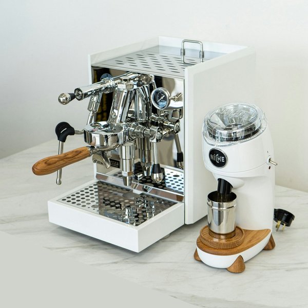 Picture 1 of La Marzocco Linea Mini 1